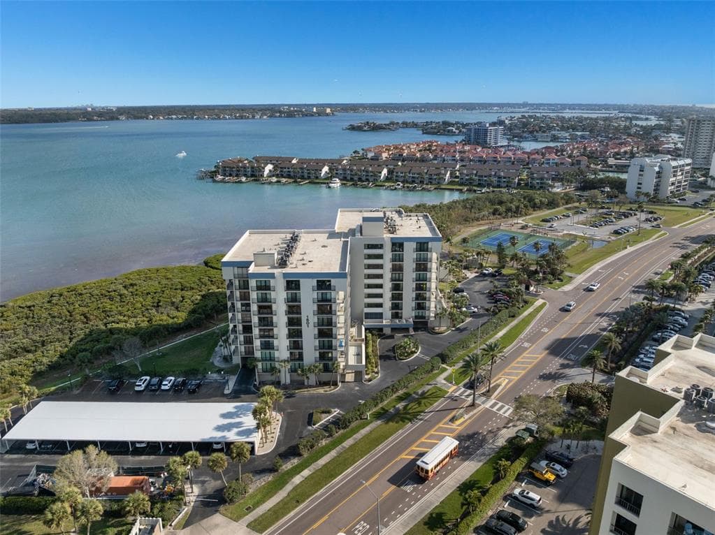 1501 GULF BOULEVARD 603 photo 5