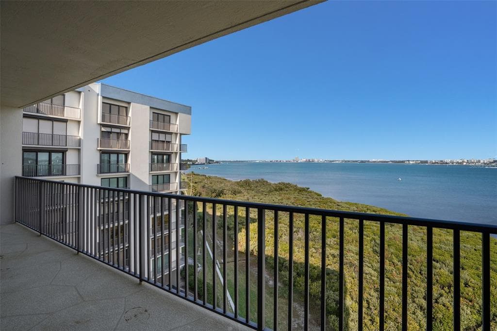 1501 GULF BOULEVARD 603 photo 9