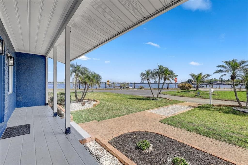 2201 RIVERVIEW BOULEVARD photo 2