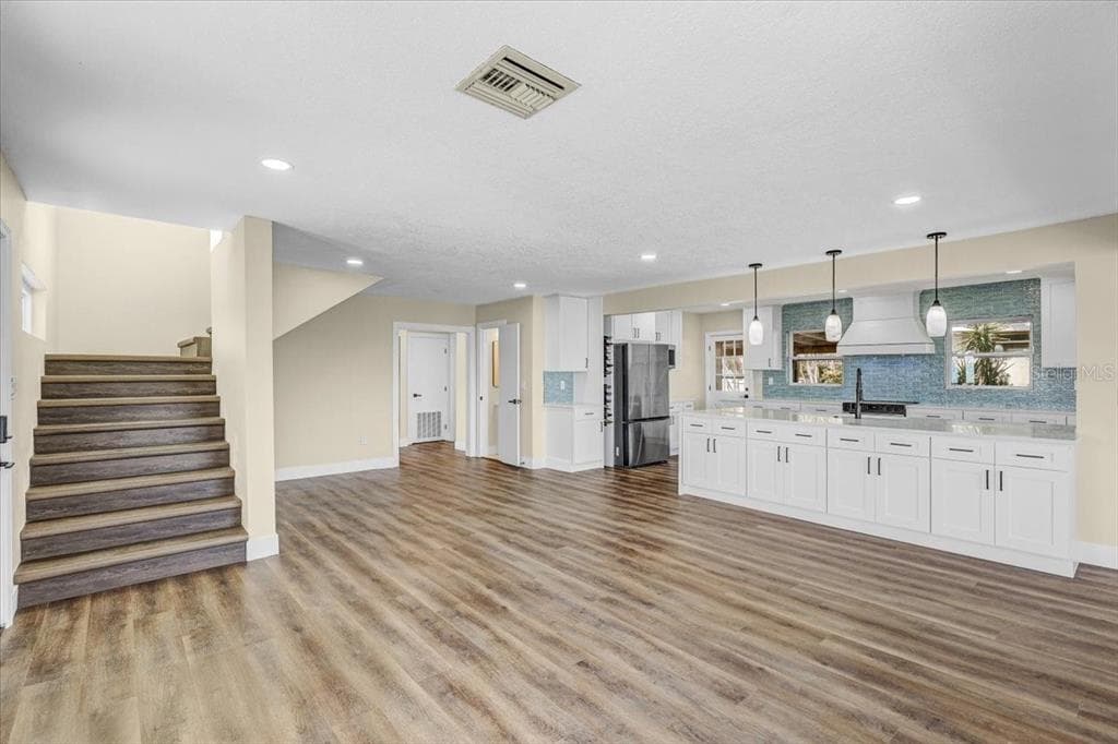 2201 RIVERVIEW BOULEVARD photo 6