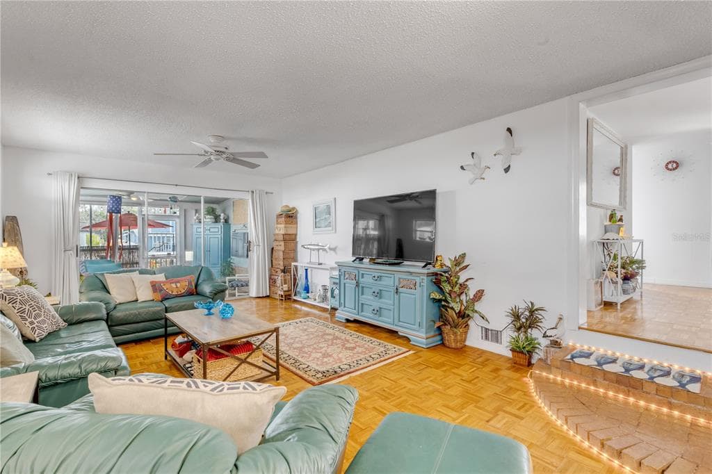 201 GARY AVENUE photo 9