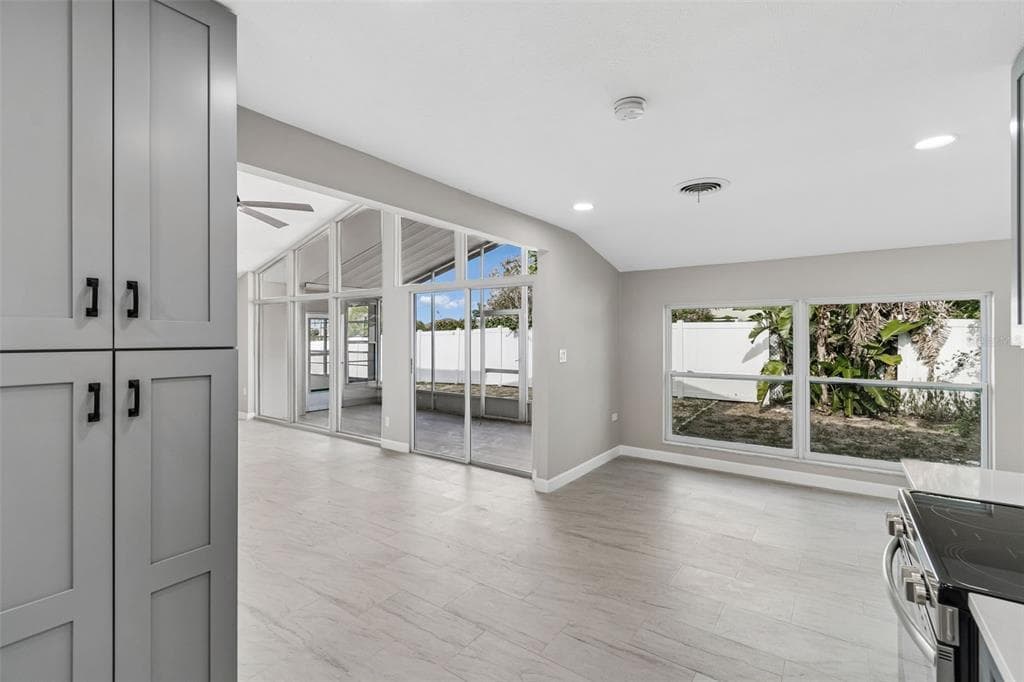 729 SPANISH MAIN DRIVE 5