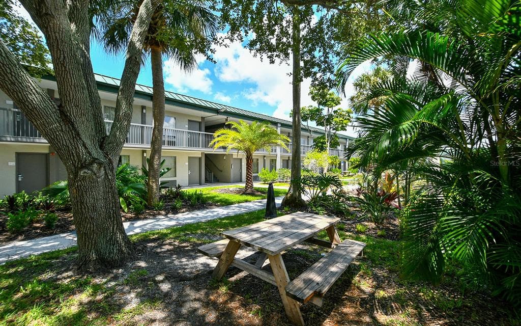 7150 N TAMIAMI TRAIL S-612 photo 3