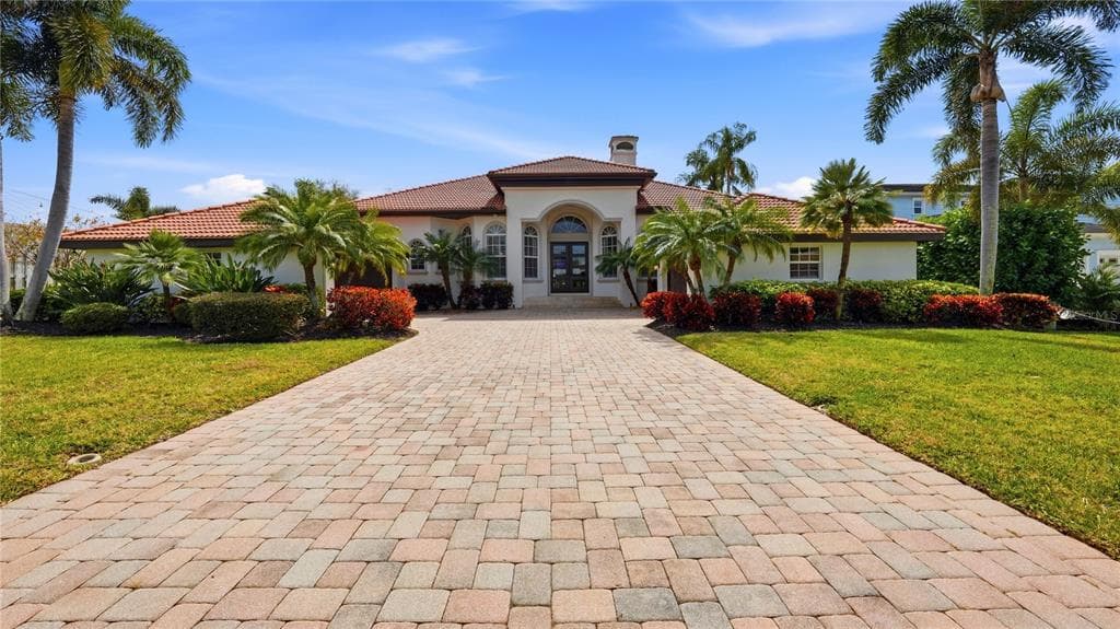 7637 COVE TERRACE photo 3