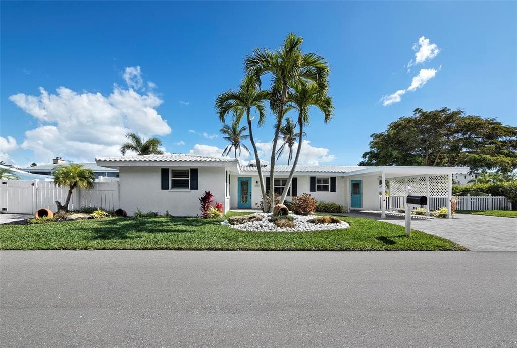 726 JUNGLE QUEEN WAY photo 1