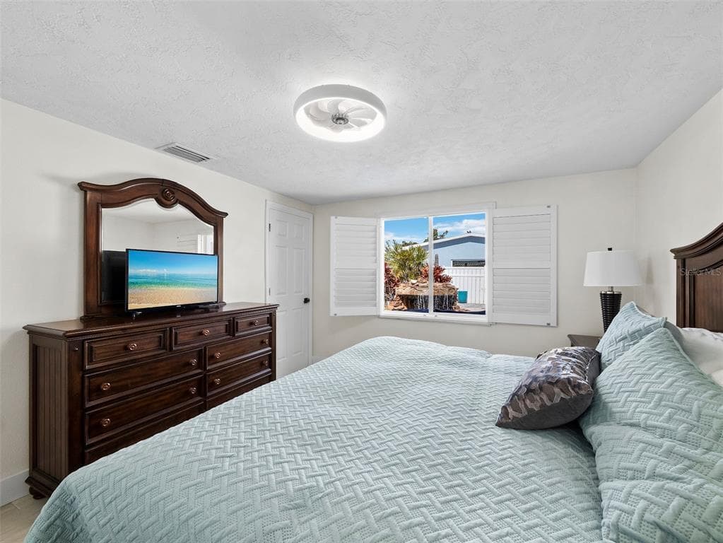726 JUNGLE QUEEN WAY photo 20