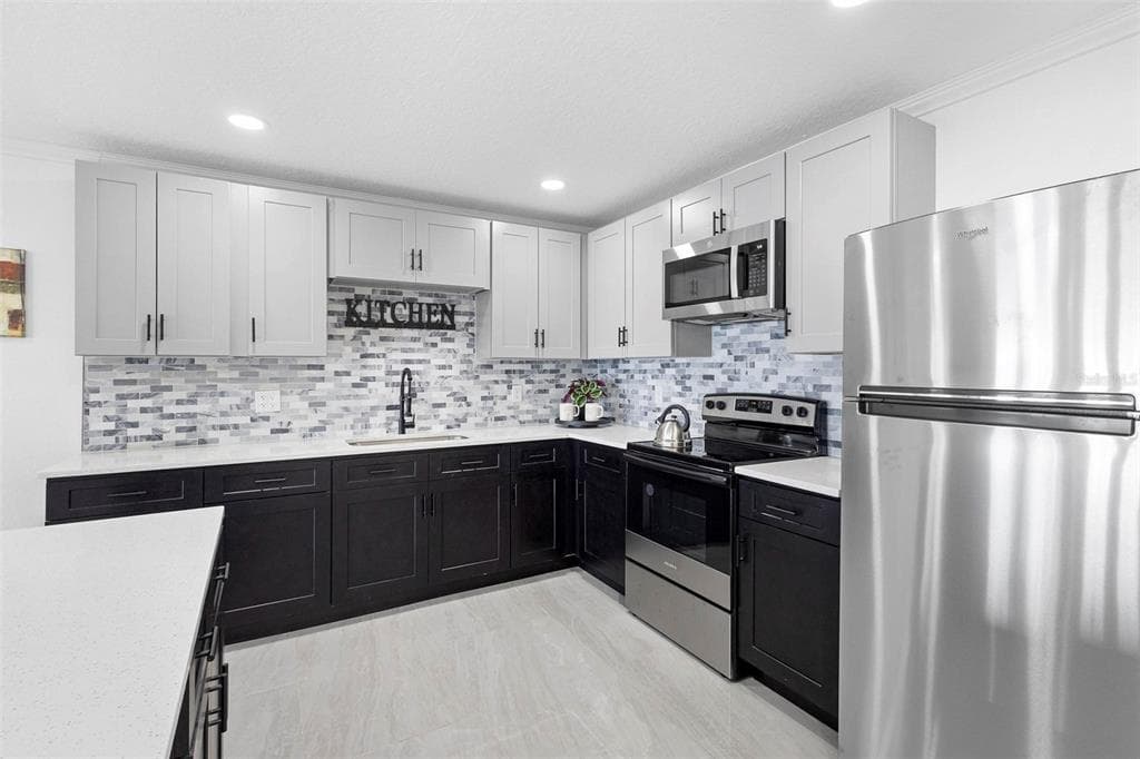 1824 LAKE STREET photo 13