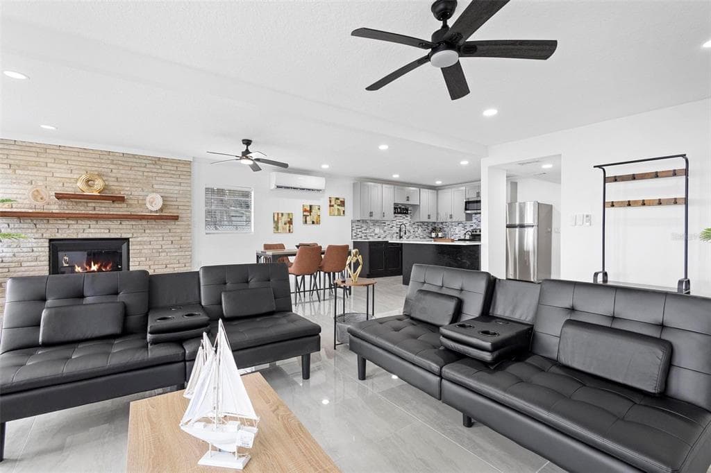 1824 LAKE STREET photo 7