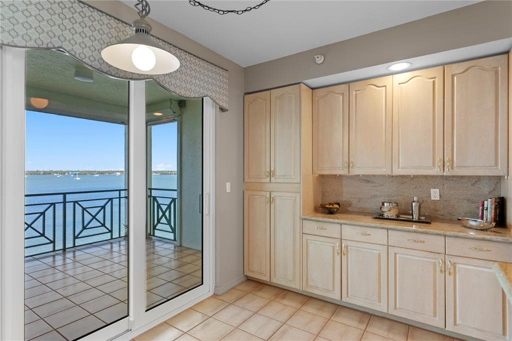 4717 DOLPHIN CAY LANE S 507 photo 22