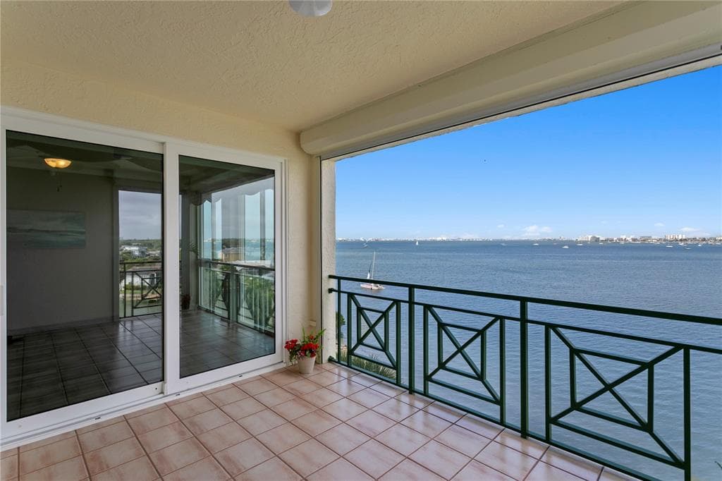 4717 DOLPHIN CAY LANE S 507 photo 3