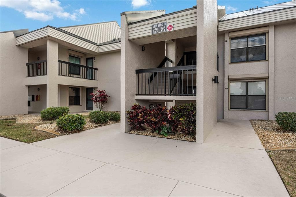 3256 WHITE IBIS COURT 324 photo 5