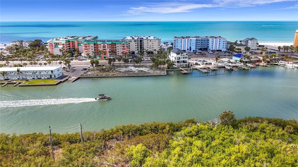18450 GULF BOULEVARD 401 photo 2