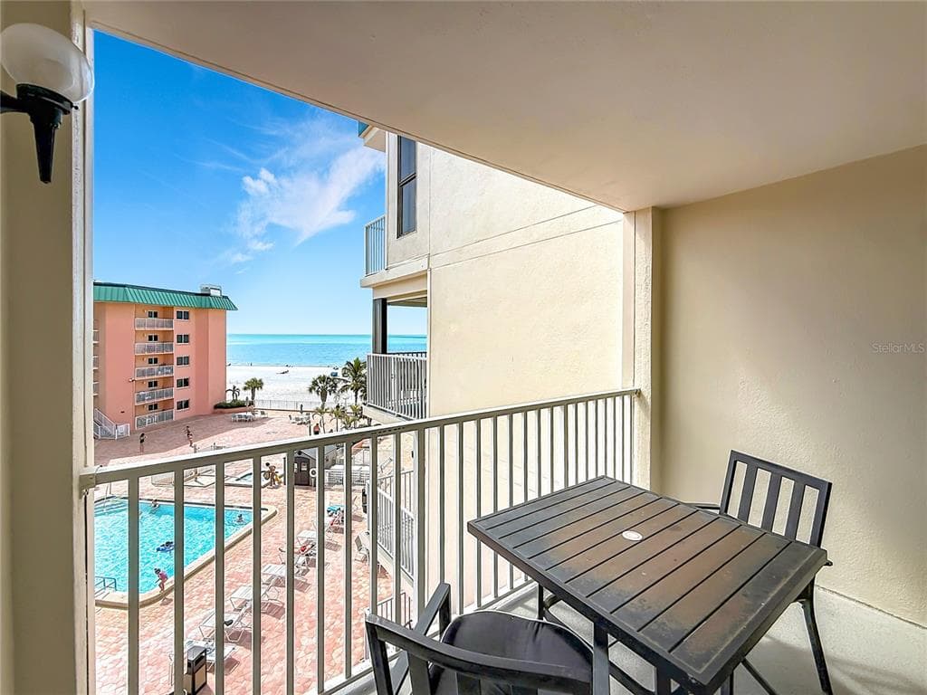 18450 GULF BOULEVARD 401 photo 16