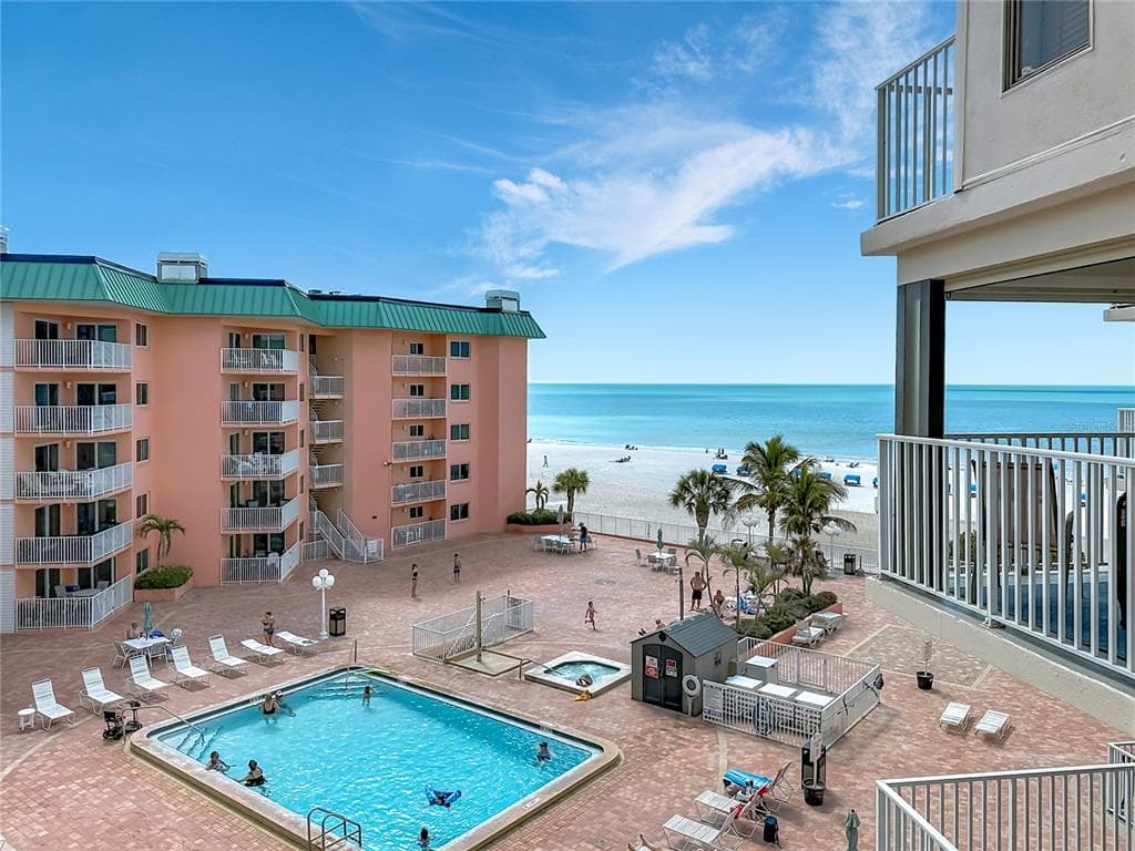 18450 GULF BOULEVARD 401 photo 18