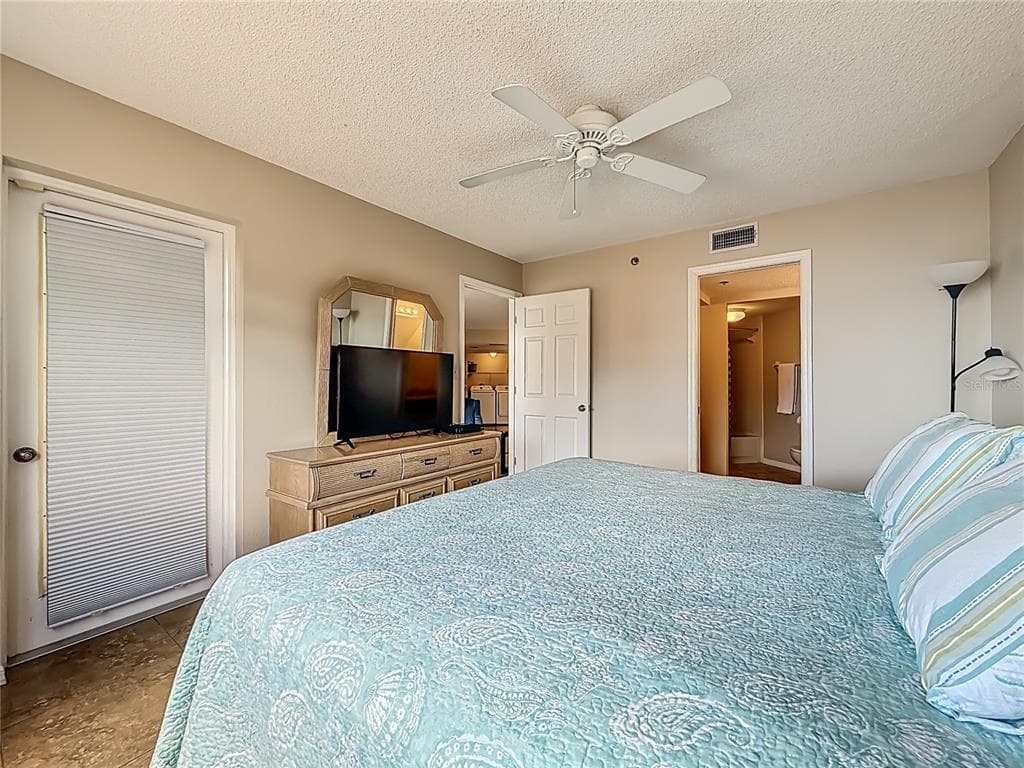 18450 GULF BOULEVARD 401 photo 11