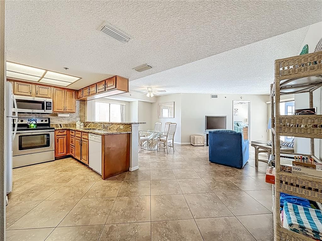 18450 GULF BOULEVARD 401 photo 4