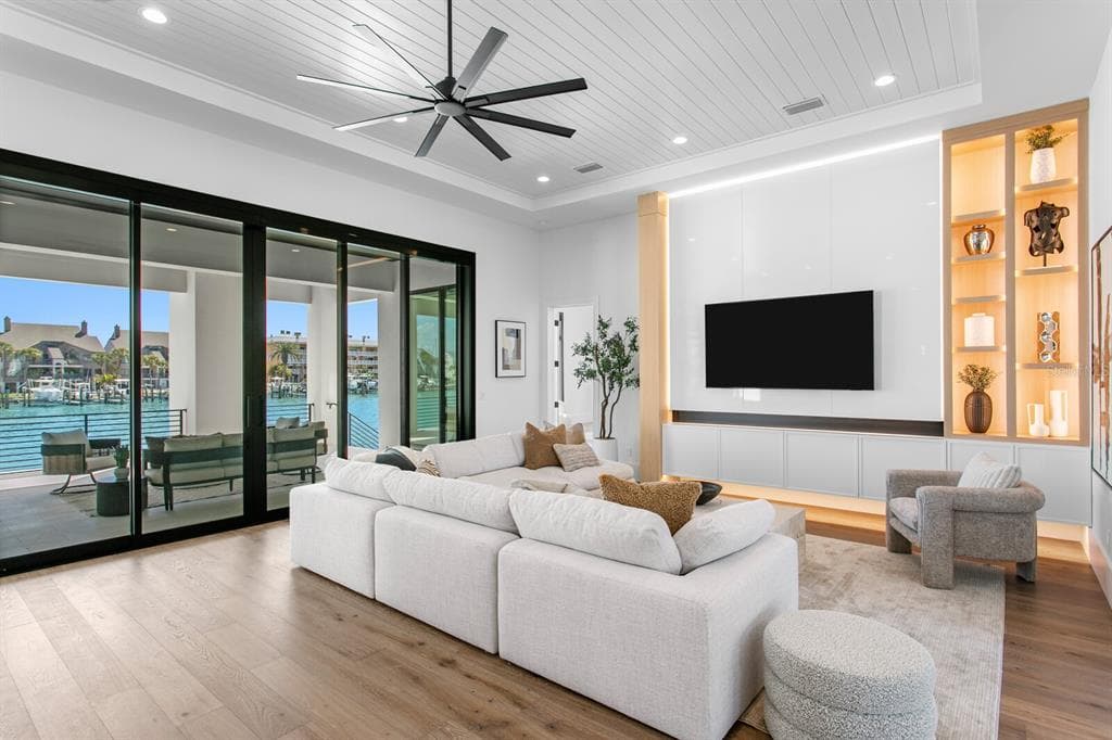 500 BARCELONA DRIVE photo 6