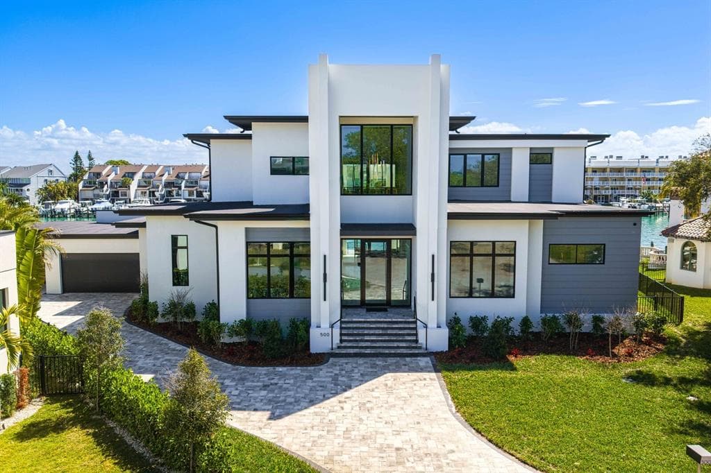 500 BARCELONA DRIVE photo 1