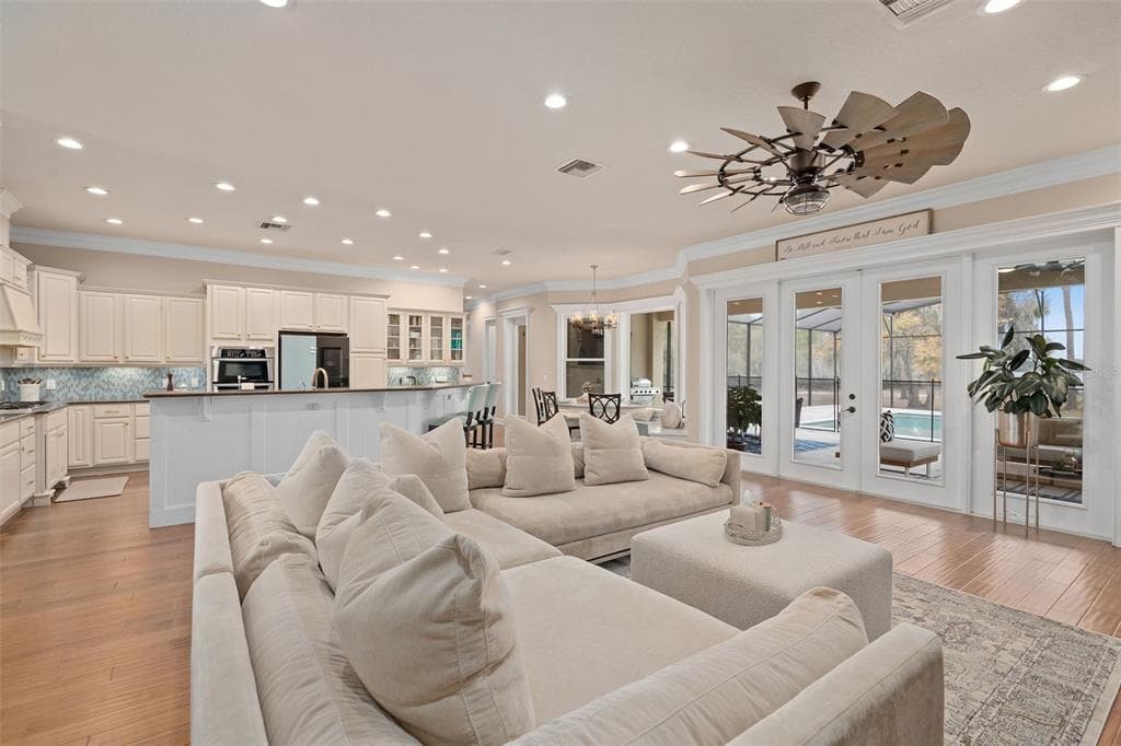5301 CARSON STREET photo 13