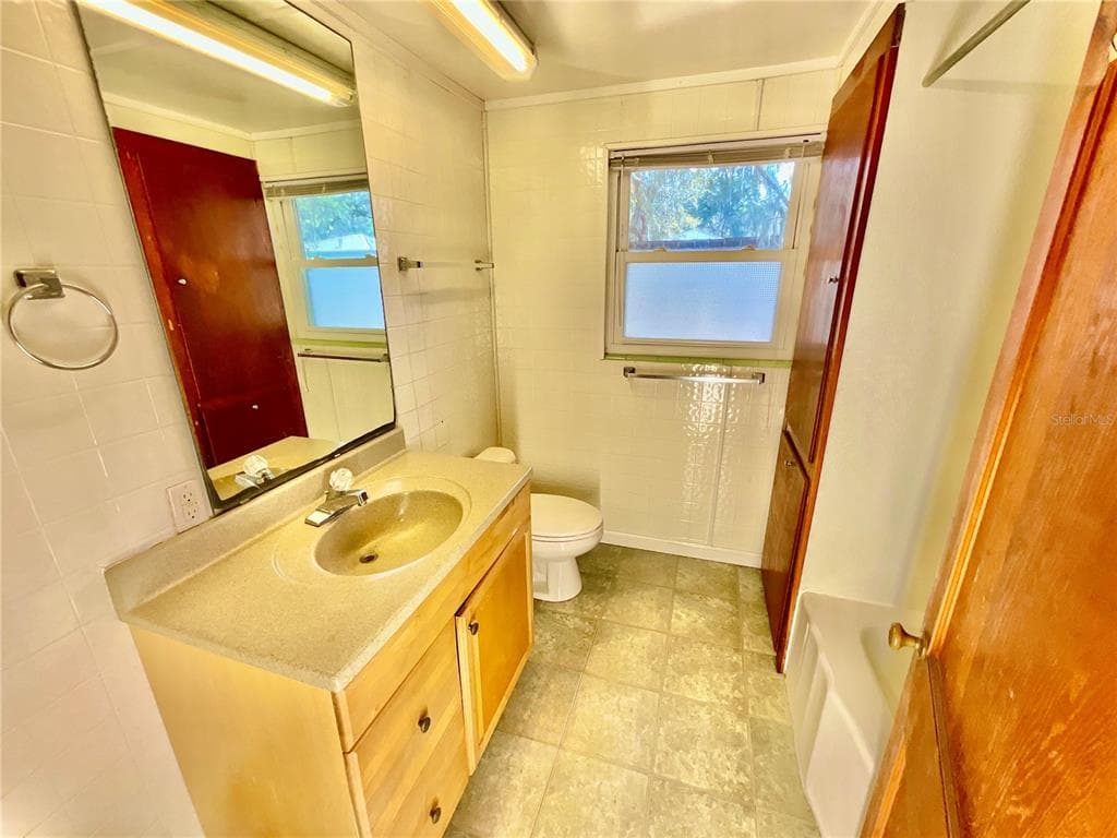 106 E SUNNYSIDE BEACH ROAD photo 25