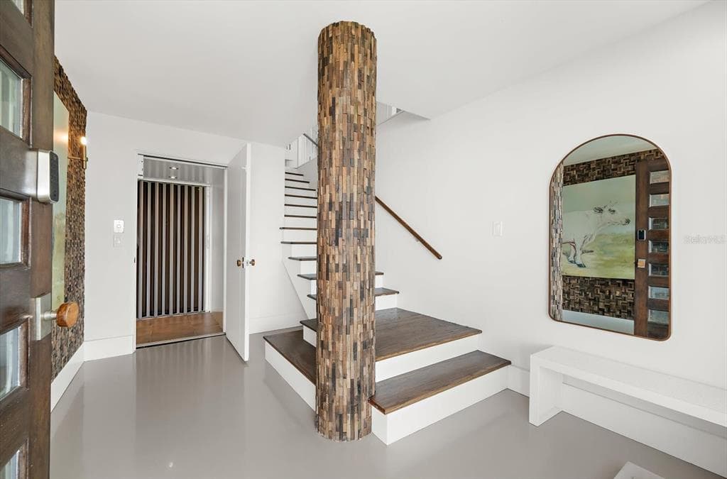 811 N SHORE DRIVE photo 13