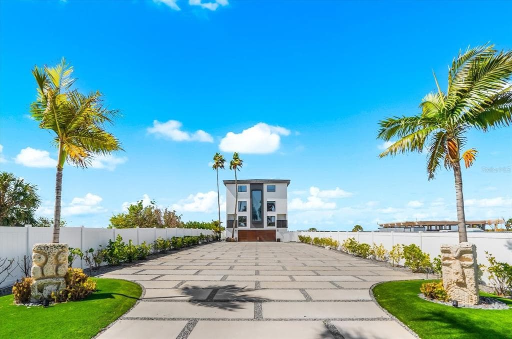 811 N SHORE DRIVE photo 3
