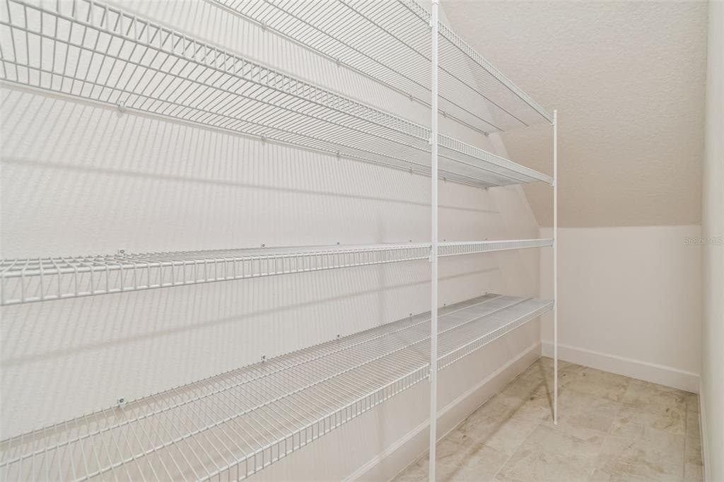 958 SIGNET DRIVE photo 18