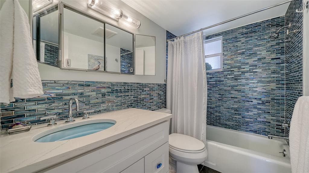 4440 EXETER DRIVE 301 photo 19