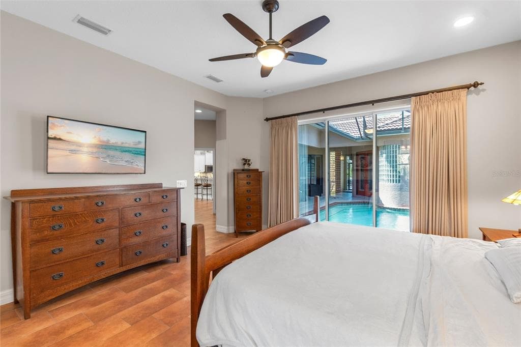 408 PARK TRACE BOULEVARD photo 17