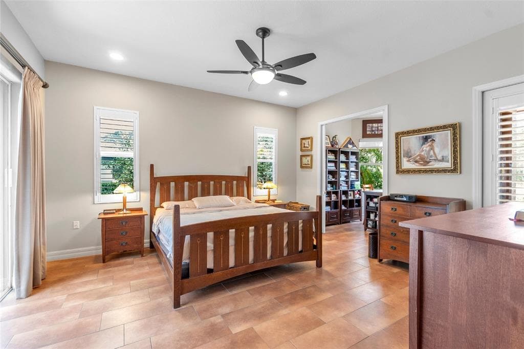 408 PARK TRACE BOULEVARD photo 16