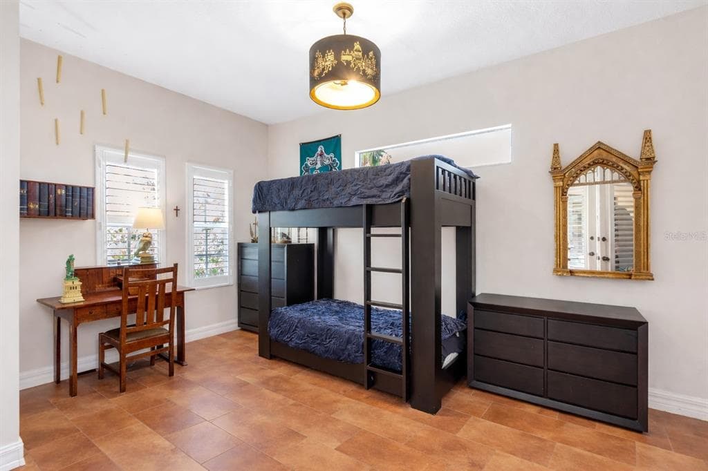 408 PARK TRACE BOULEVARD photo 11