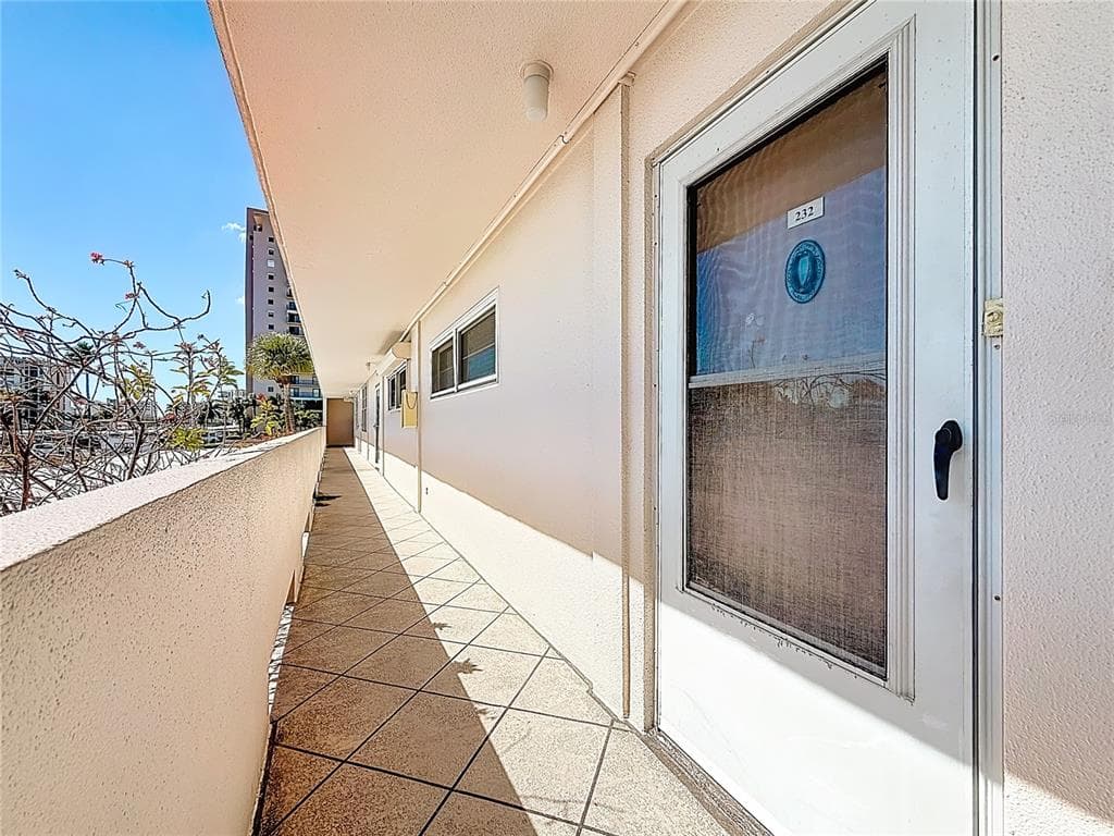 7401 BAY ISLAND DRIVE S 232 photo 2