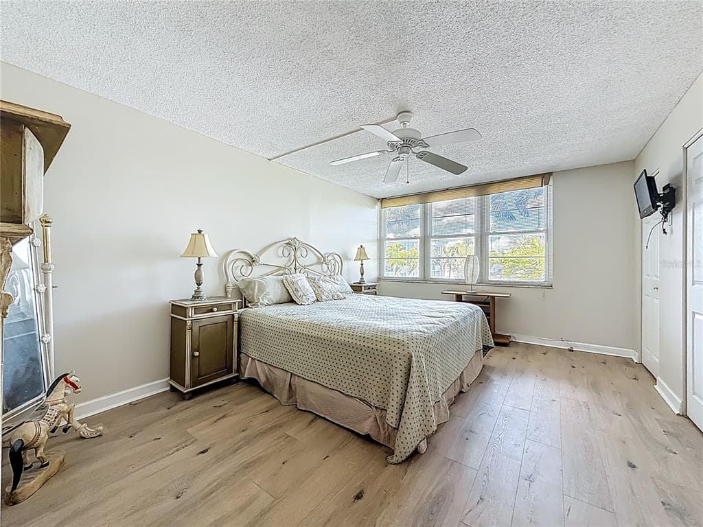 7401 BAY ISLAND DRIVE S 232 photo 17