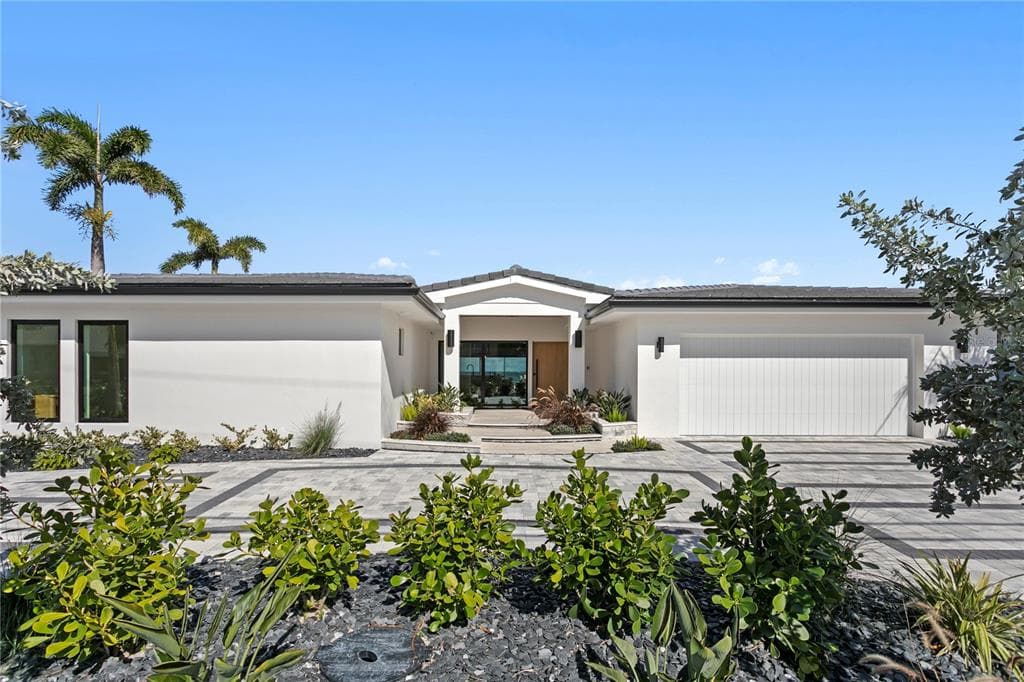 2580 E BAY ISLE DRIVE SE photo 2