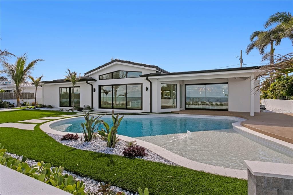 2580 E BAY ISLE DRIVE SE photo 5