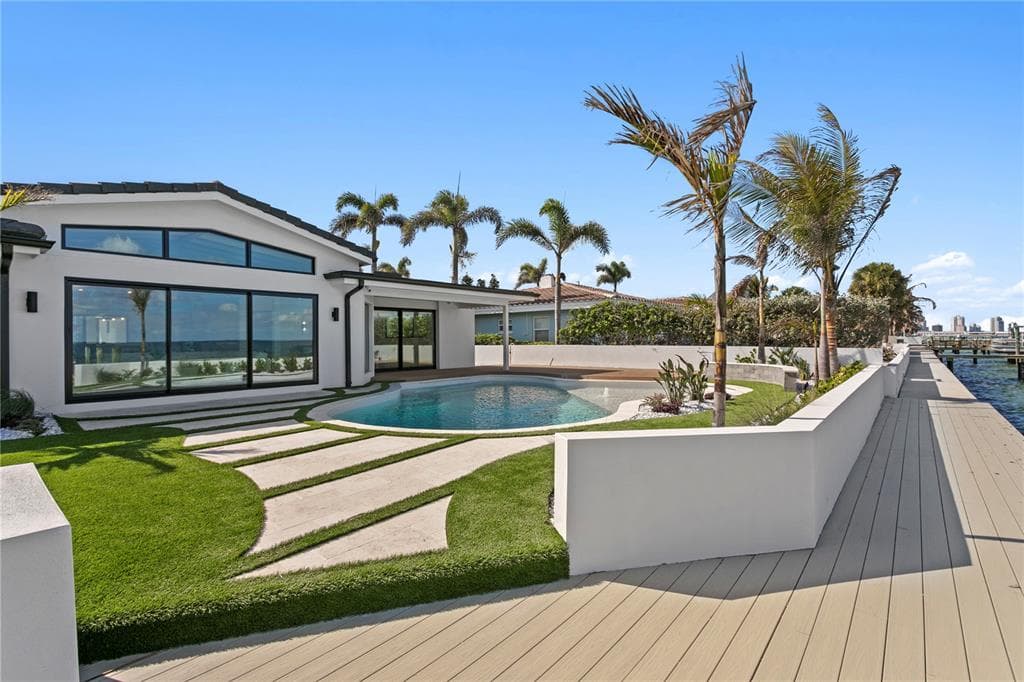 2580 E BAY ISLE DRIVE SE photo 4