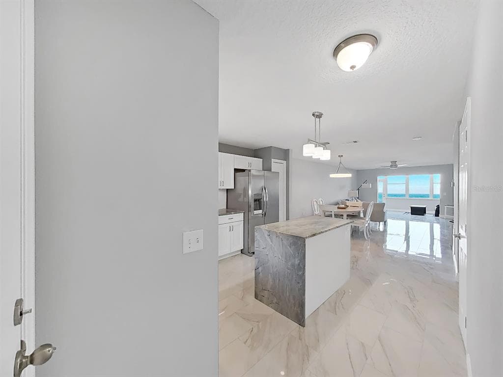 7 DUNOON PLACE Unit 104 photo 2