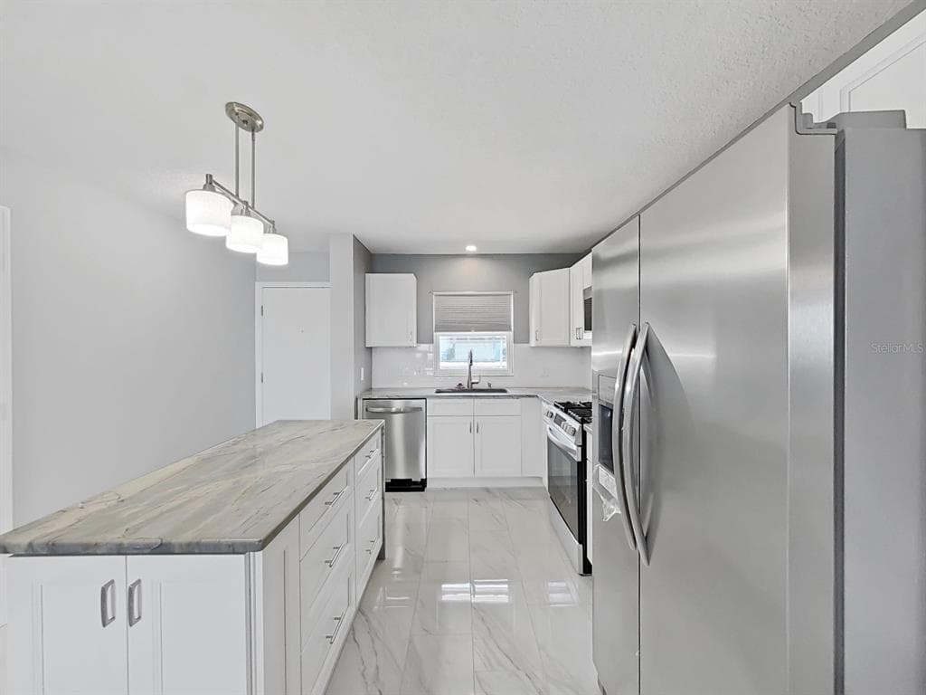 7 DUNOON PLACE Unit 104 photo 6