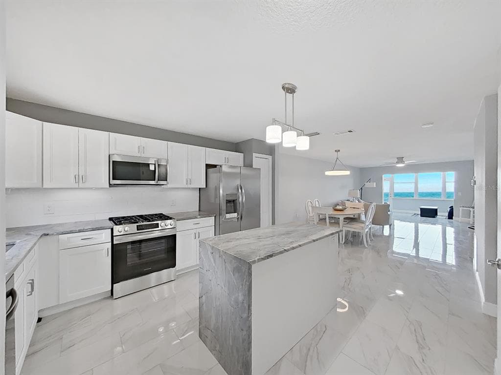 7 DUNOON PLACE Unit 104 photo 3