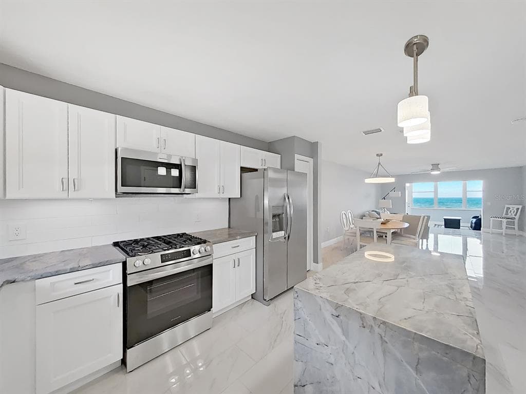 7 DUNOON PLACE Unit 104 photo 4