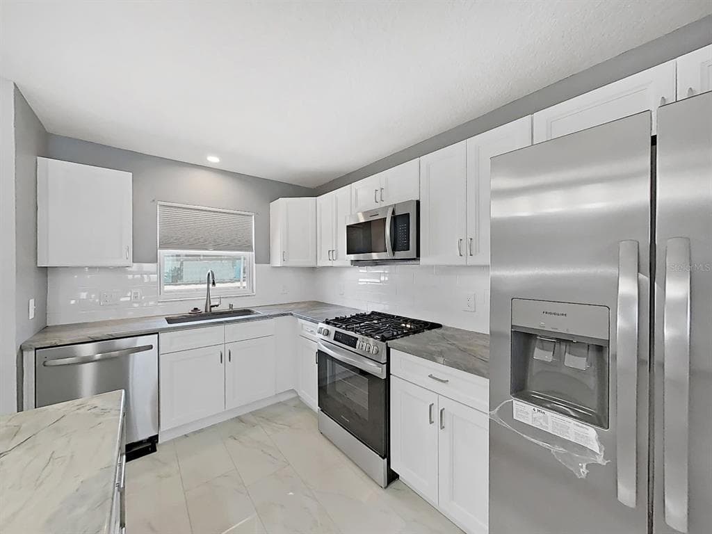 7 DUNOON PLACE Unit 104 photo 8