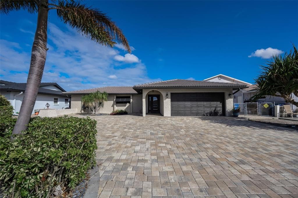 4976 GALLEON COURT photo 2
