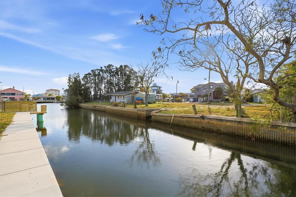14203 SHILOH COURT photo 3