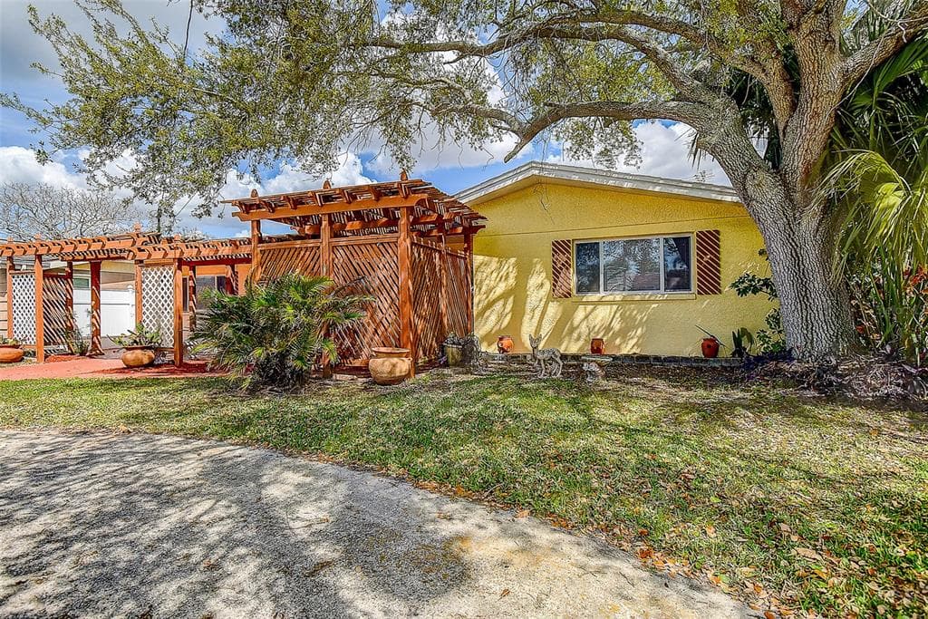 13706 BRITTON DRIVE photo 2