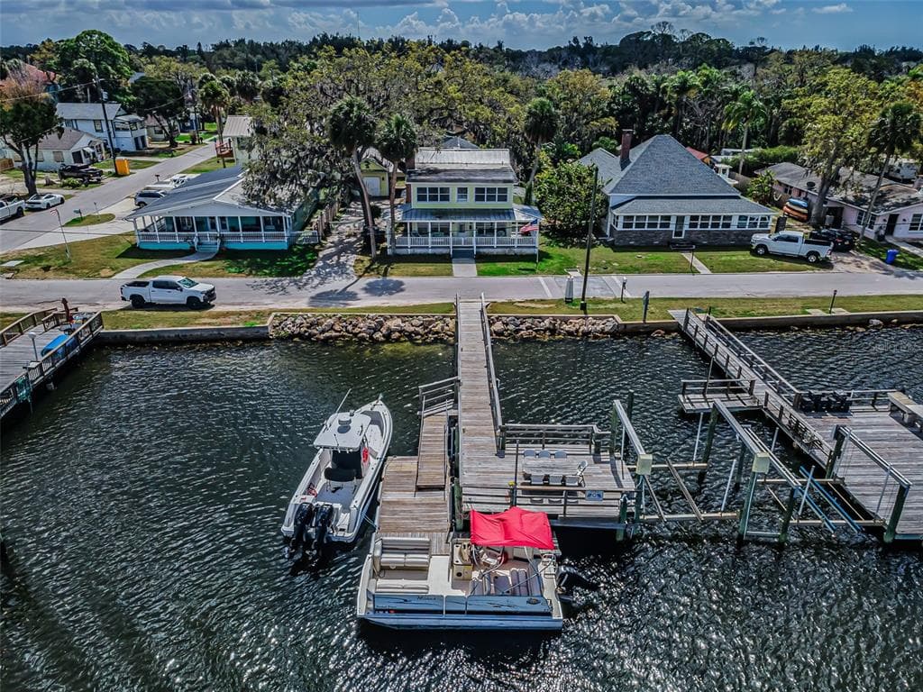5038 SUNSET BOULEVARD 1