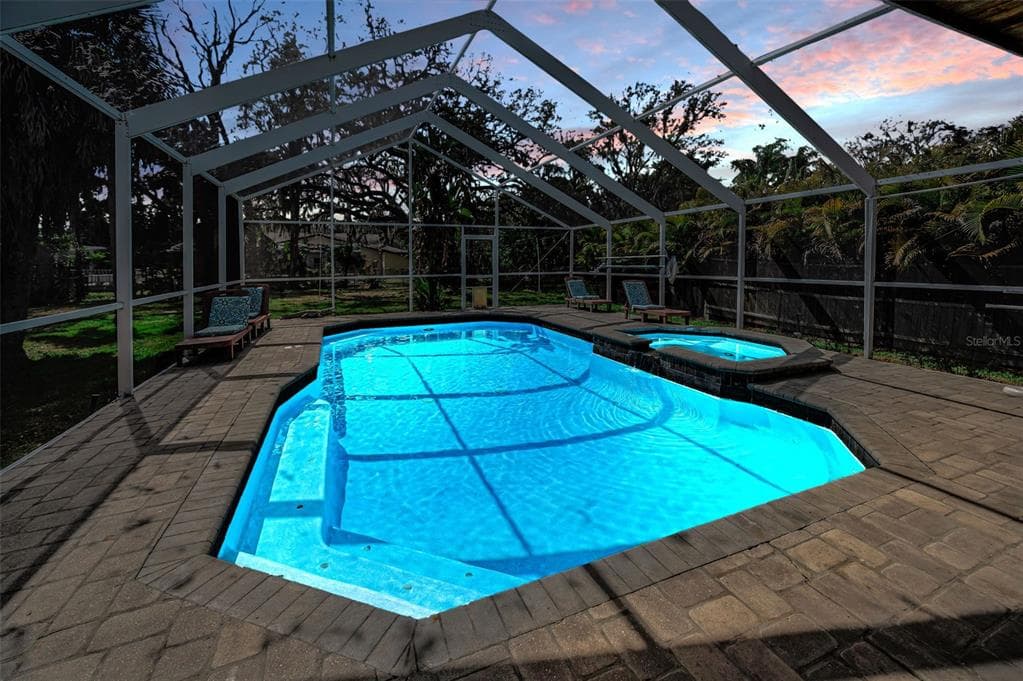 5038 SUNSET BOULEVARD 5