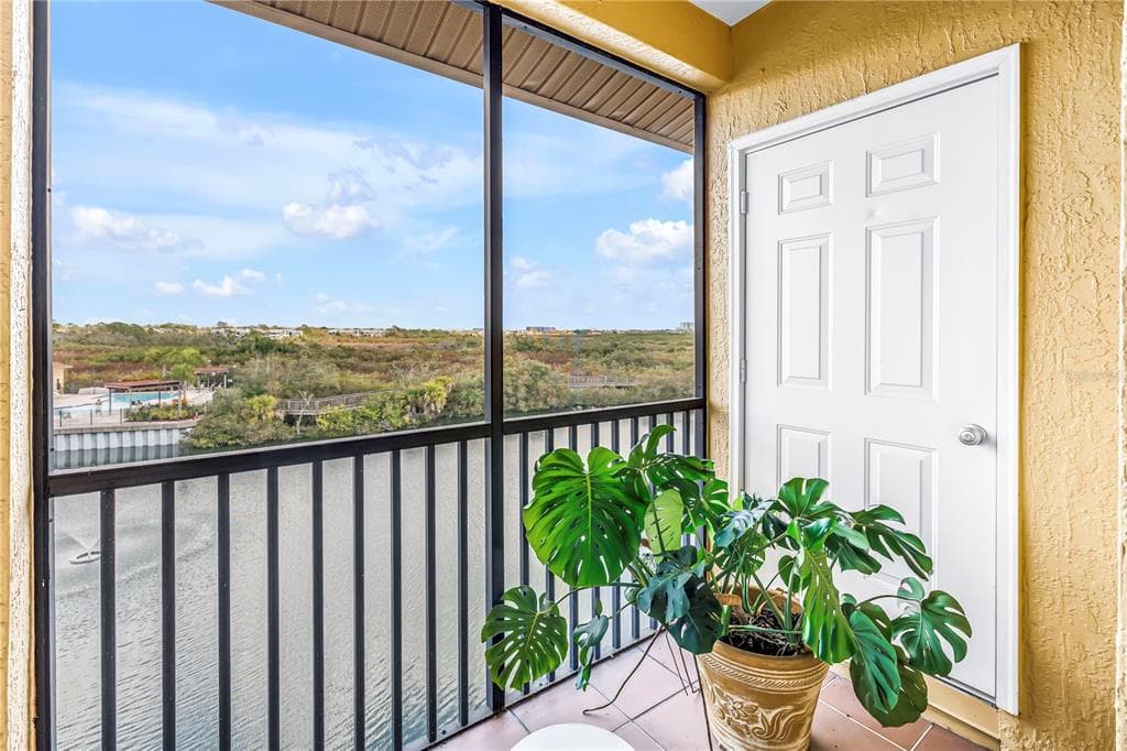 4333 BAYSIDE VILLAGE DRIVE 320 photo 2