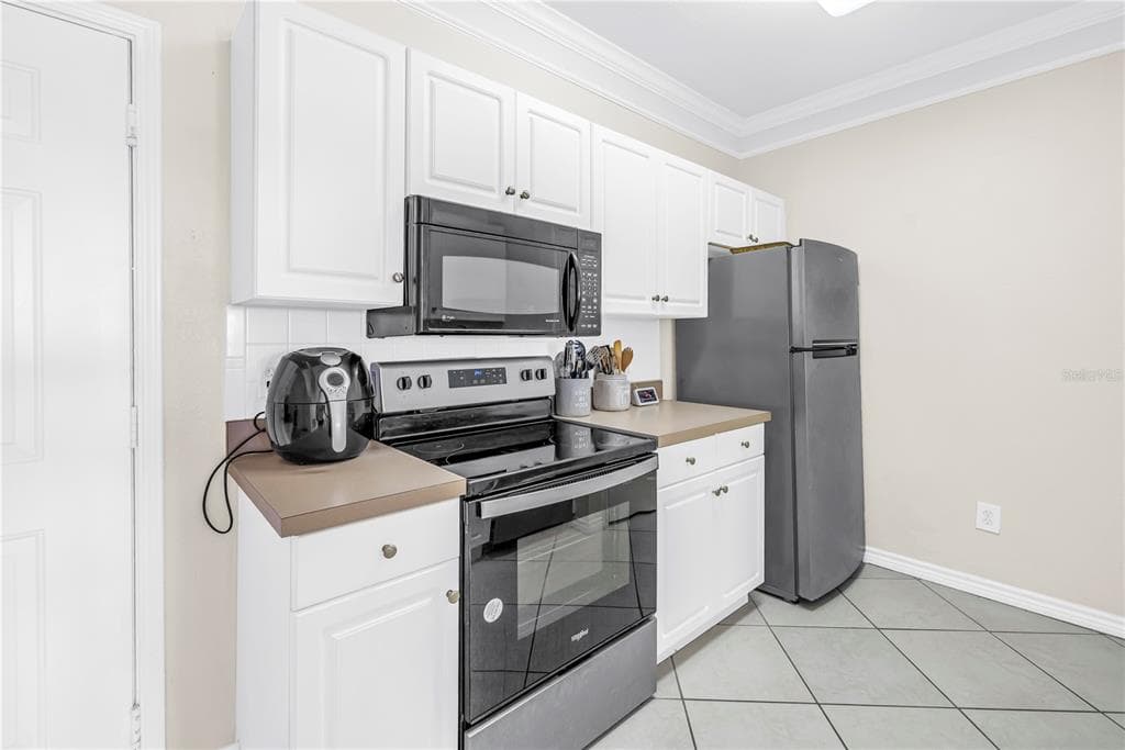 4333 BAYSIDE VILLAGE DRIVE 320 photo 4