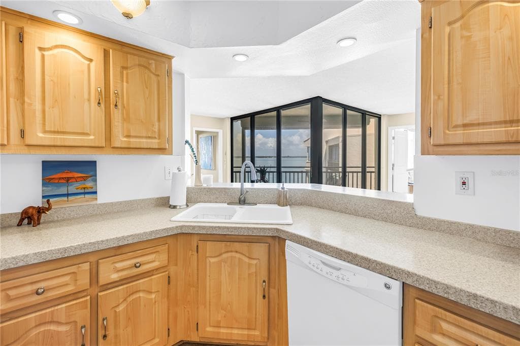 5825 PUERTA DEL SOL BOULEVARD S 464 photo 17
