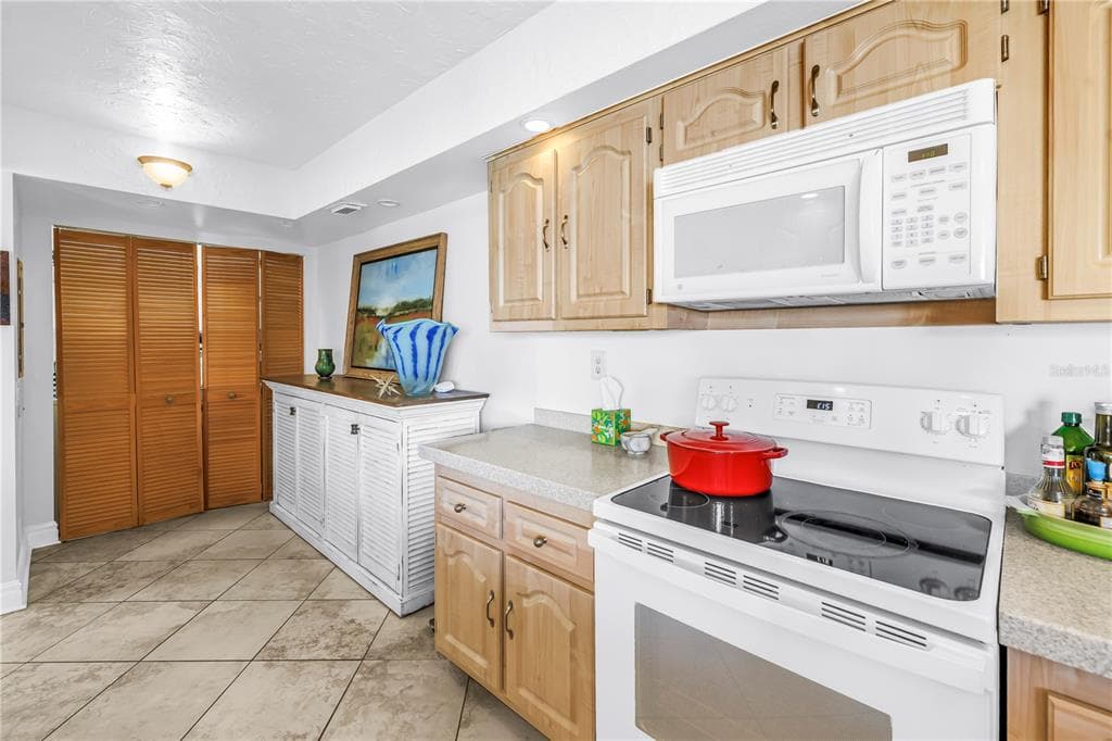 5825 PUERTA DEL SOL BOULEVARD S 464 photo 16